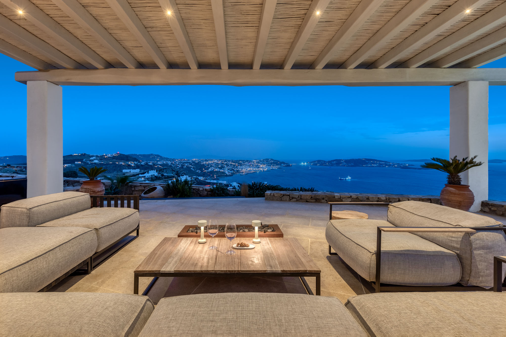 Pergola lounge at night